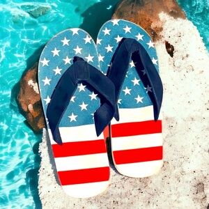 🆕Men’s American Flag flip flops. New, never worn.